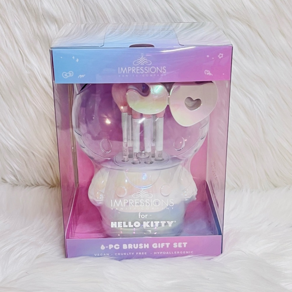 Hello Kitty® 50th 6-PC Brush Gift Set